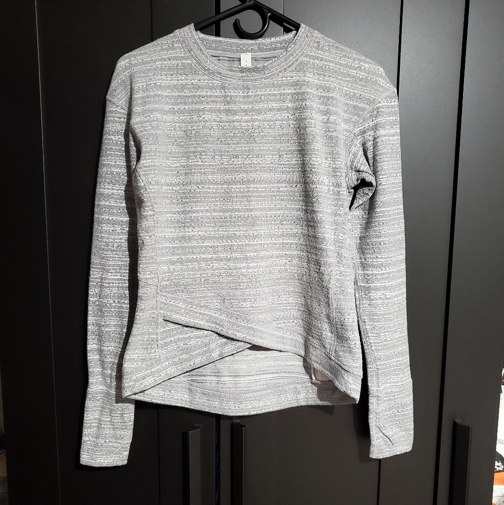 Womens lululemon light long sleeve sweatshirt